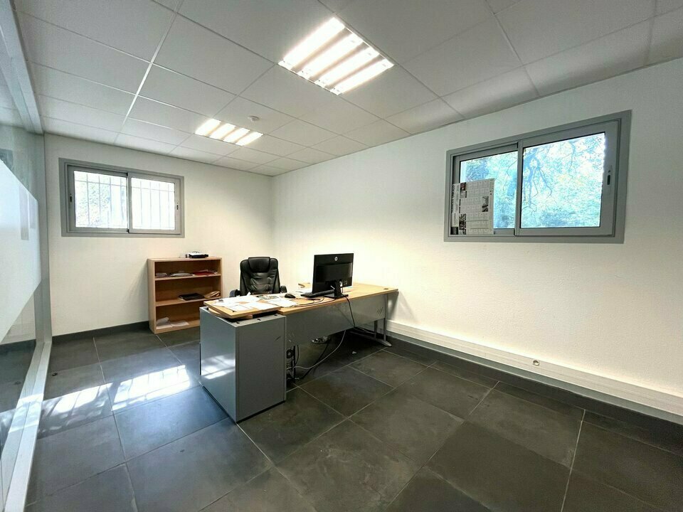 AZUREA COMMERCES   ENTREPRISES VENTE-LOCAL D'ACTIVITE-VENCE-06