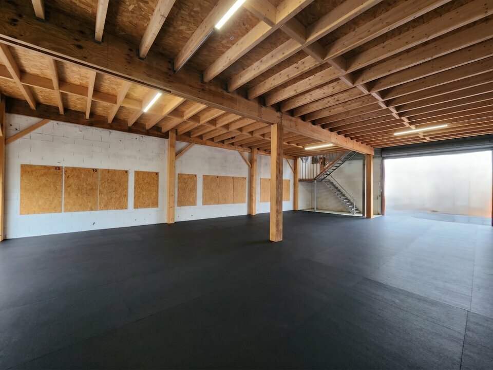 AZUREA COMMERCES   ENTREPRISES LOCATION-LOCAL COMMERCIAL-SAINT_RAPHAEL-83