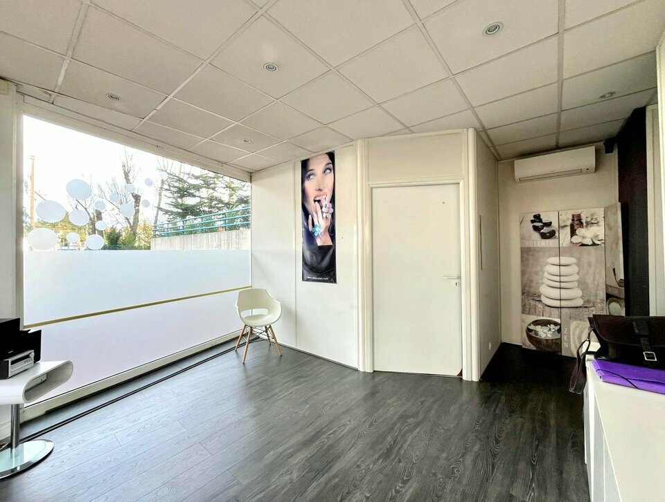 AZUREA COMMERCES   ENTREPRISES LOCATION-LOCAL COMMERCIAL-FREJUS-83