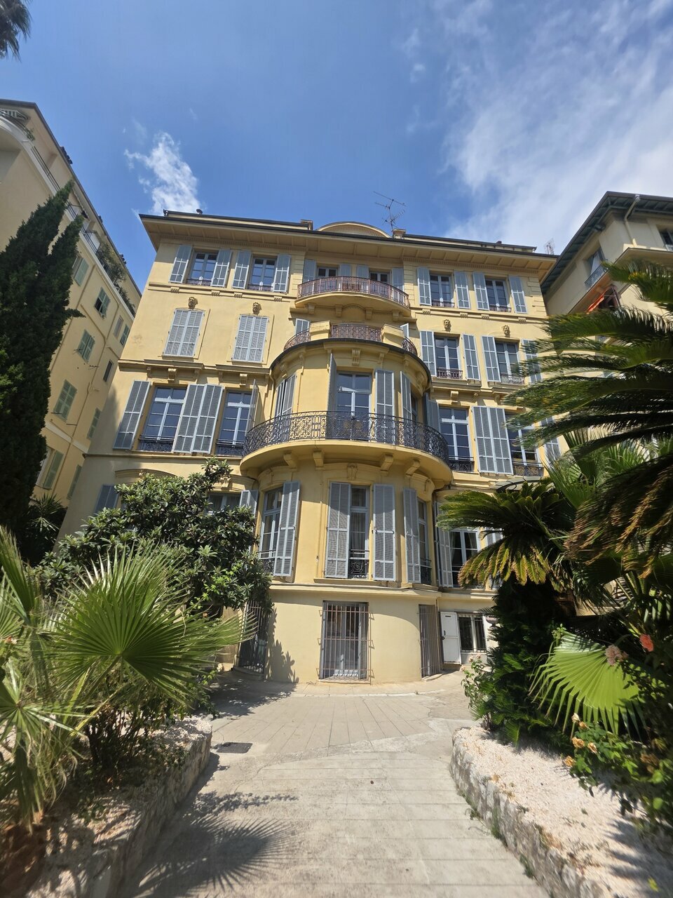 AZUREA COMMERCES   ENTREPRISES LOCATION-BUREAUX-NICE-06