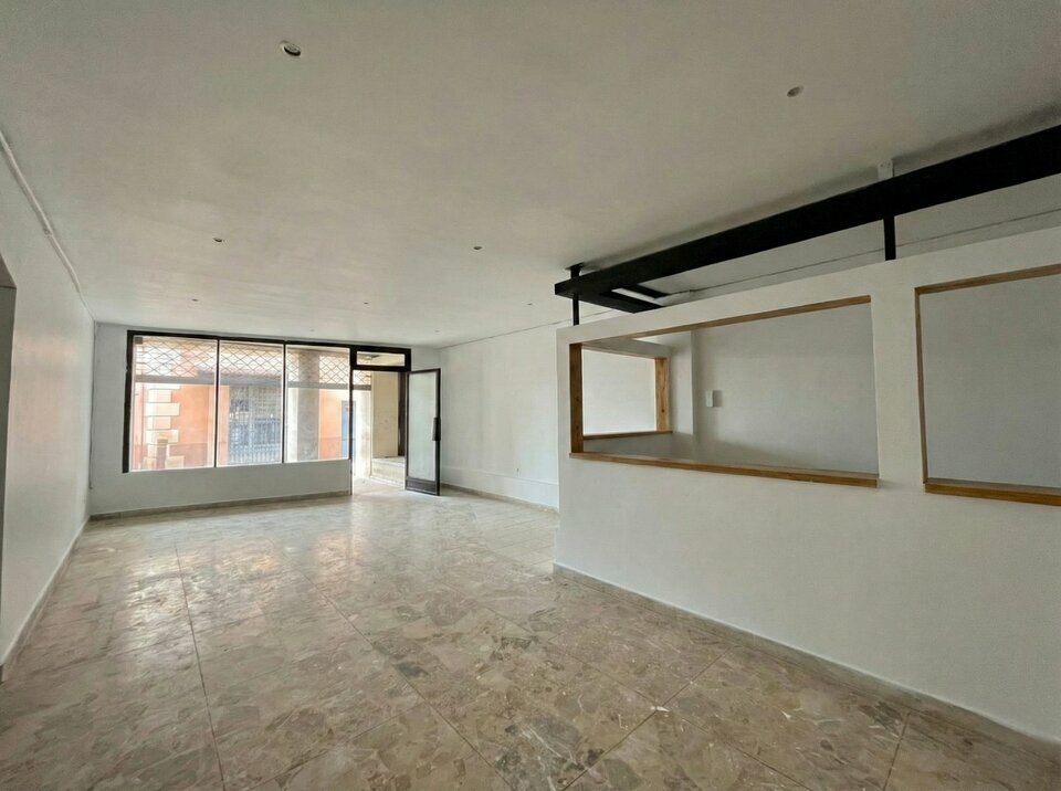 AZUREA COMMERCES   ENTREPRISES LOCATION-LOCAL COMMERCIAL-FREJUS-83