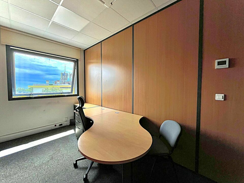 AZUREA COMMERCES   ENTREPRISES LOCATION-BUREAUX-CAGNES_SUR_MER-06