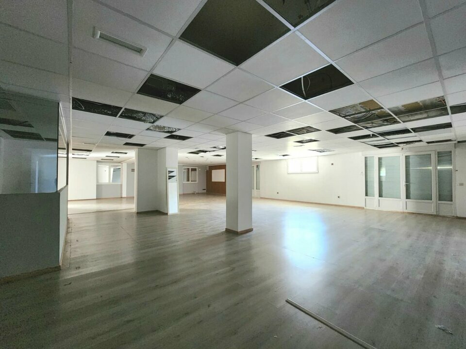 AZUREA COMMERCES   ENTREPRISES LOCATION-LOCAL COMMERCIAL-LE_LUC-83