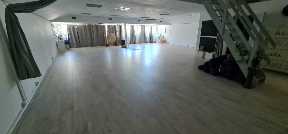 AZUREA COMMERCES   ENTREPRISES LOCATION-BUREAUX-VALLAURIS-06