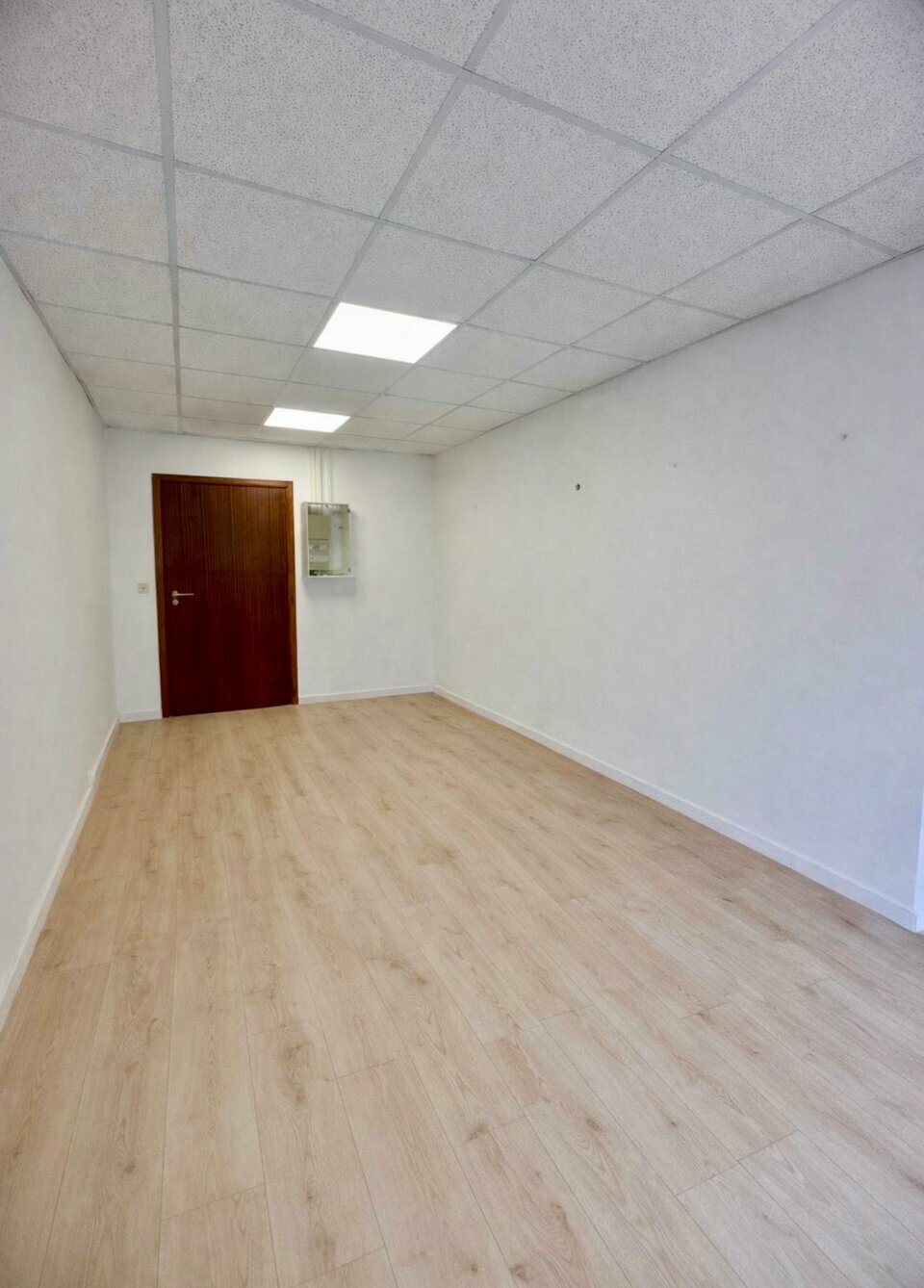 AZUREA COMMERCES   ENTREPRISES LOCATION-BUREAUX-NICE-06