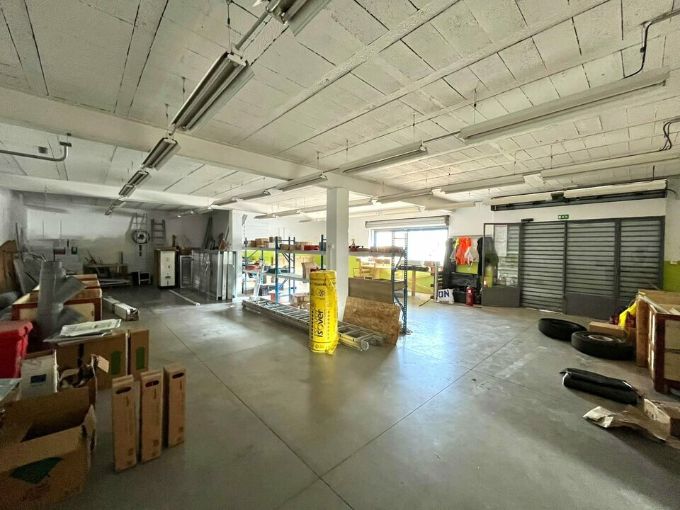 AZUREA COMMERCES   ENTREPRISES LOCATION-ENTREPOT-SAINT_MAXIMIN_LA_SAINTE_BAUME-83