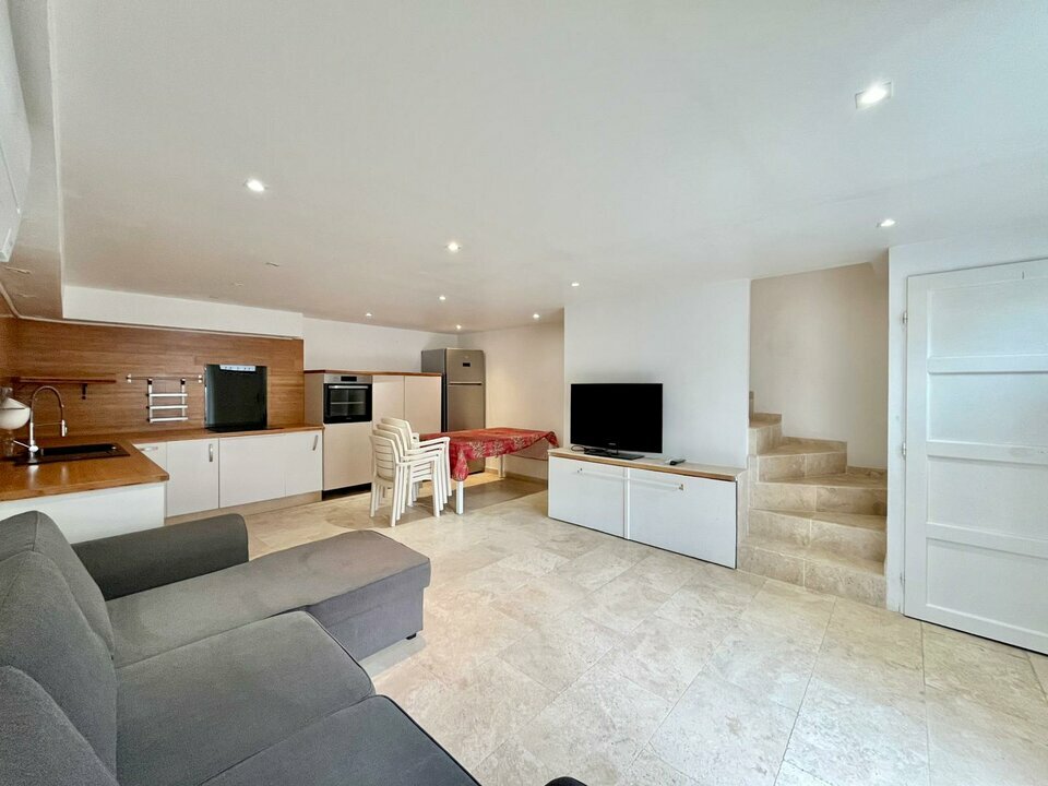 AZUREA COMMERCES   ENTREPRISES VENTE-LOCAL COMMERCIAL-SAINTE_MAXIME-83