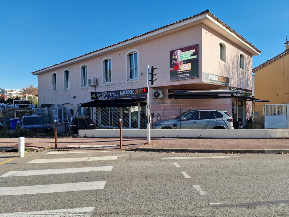 AZUREA COMMERCES   ENTREPRISES LOCATION-BUREAUX-LE_CANNET-06