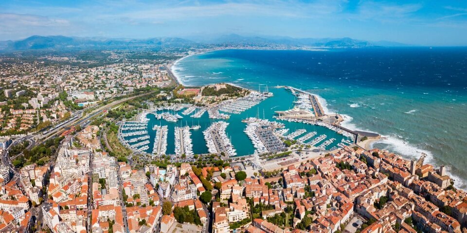 AZUREA COMMERCES   ENTREPRISES CESSION-LOCAL COMMERCIAL-ANTIBES-06