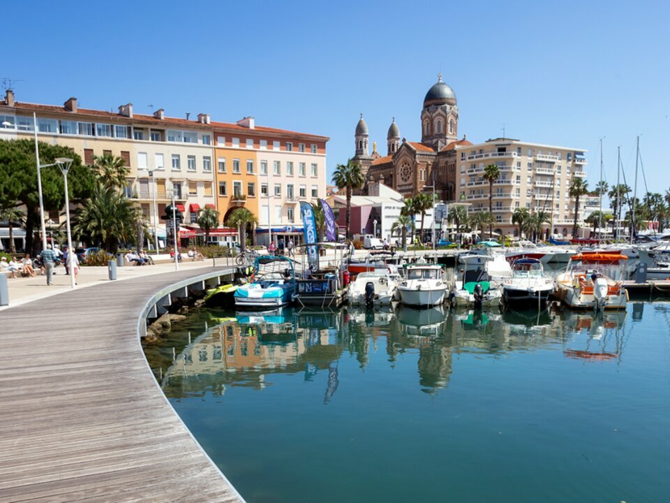 AZUREA COMMERCES   ENTREPRISES VENTE-LOCAL COMMERCIAL-SAINT_RAPHAEL-83