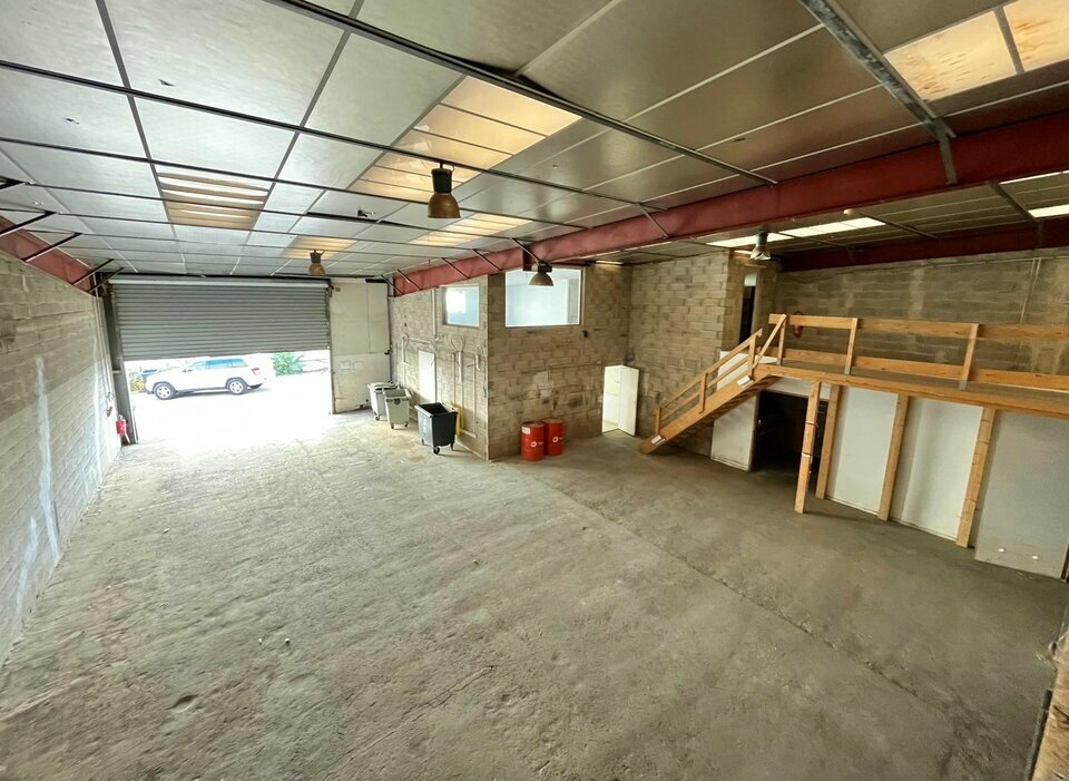 AZUREA COMMERCES   ENTREPRISES LOCATION-ENTREPOT-MANDELIEU_LA_NAPOULE-06