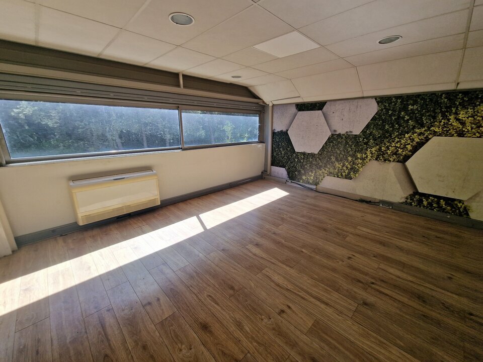AZUREA COMMERCES   ENTREPRISES LOCATION-BUREAUX-VALLAURIS-06