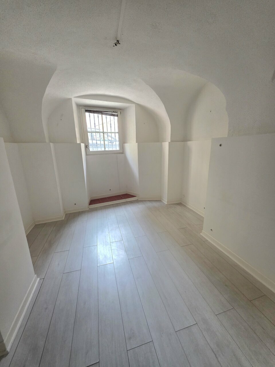 AZUREA COMMERCES   ENTREPRISES LOCATION-BUREAUX-NICE-06