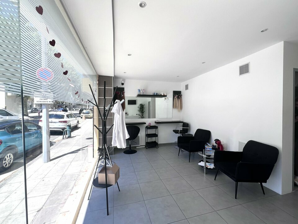 AZUREA COMMERCES   ENTREPRISES LOCATION-LOCAL COMMERCIAL-NICE-06