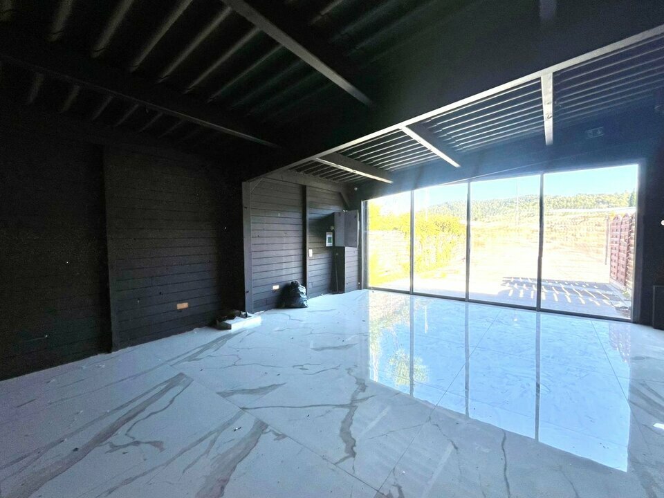 AZUREA COMMERCES   ENTREPRISES LOCATION-LOCAL COMMERCIAL-DRAGUIGNAN-83
