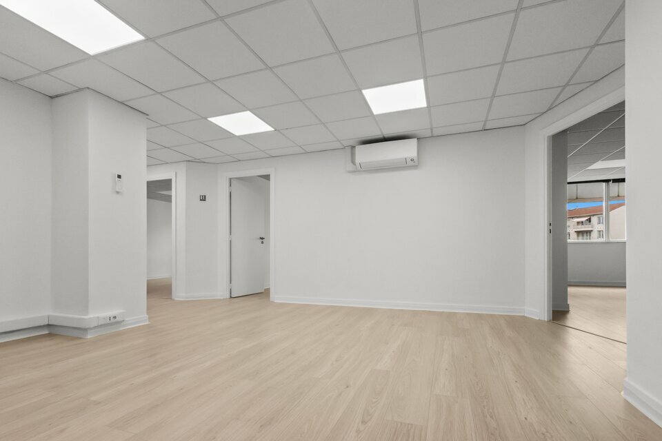 AZUREA COMMERCES   ENTREPRISES LOCATION-BUREAUX-ANTIBES-06