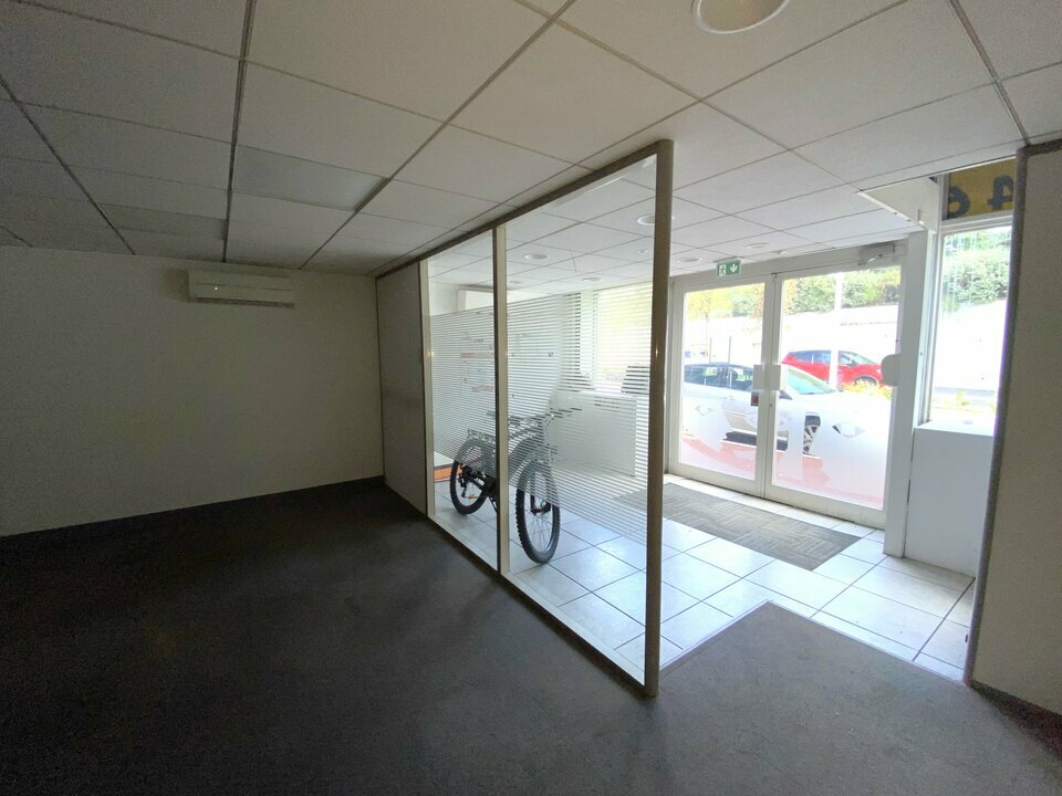 AZUREA COMMERCES   ENTREPRISES LOCATION-LOCAL COMMERCIAL-ANTIBES-06