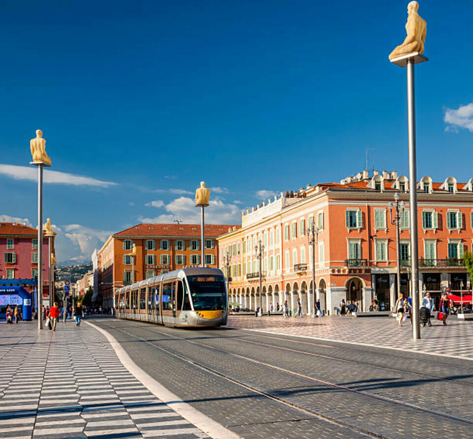 AZUREA COMMERCES   ENTREPRISES LOCATION-LOCAL COMMERCIAL-NICE-06