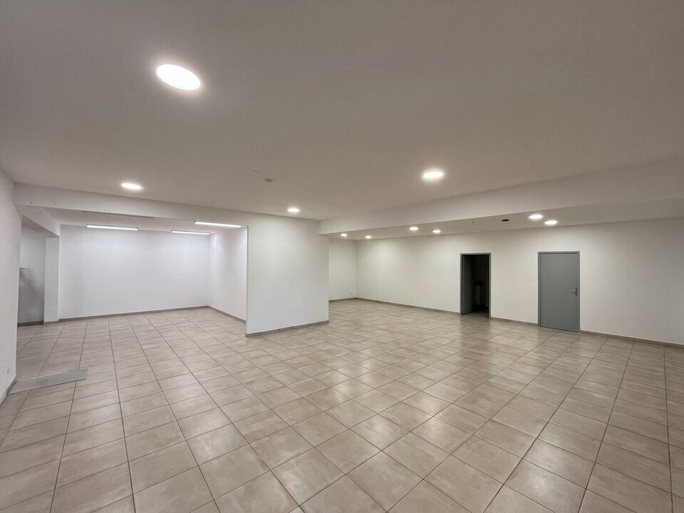 AZUREA COMMERCES   ENTREPRISES LOCATION-ENTREPOT-DRAGUIGNAN-83
