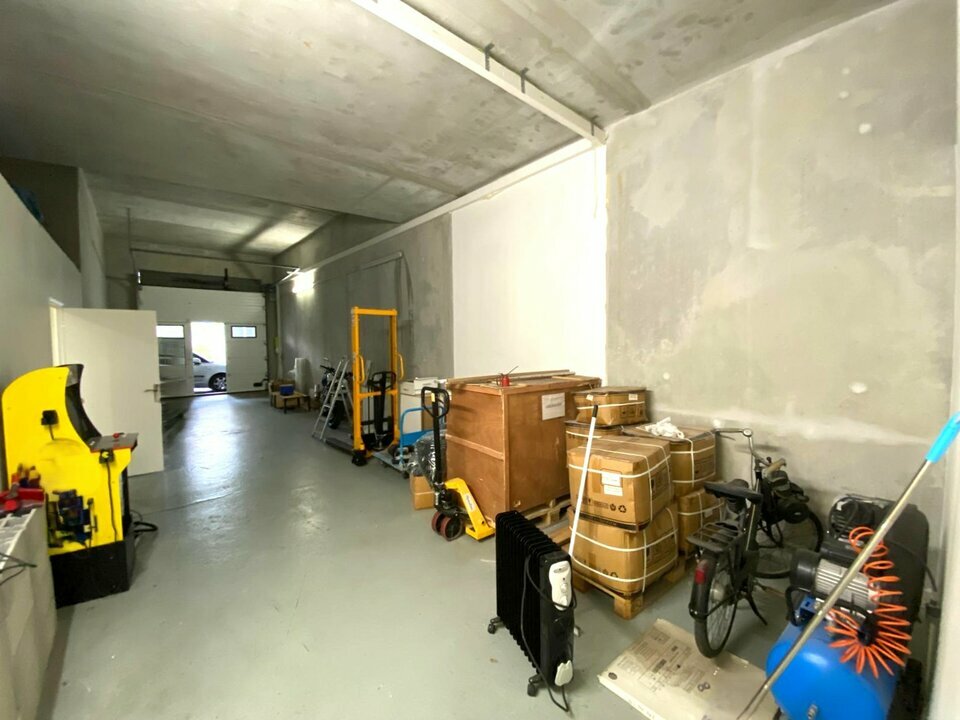 AZUREA COMMERCES   ENTREPRISES LOCATION-ENTREPOT-NICE-06