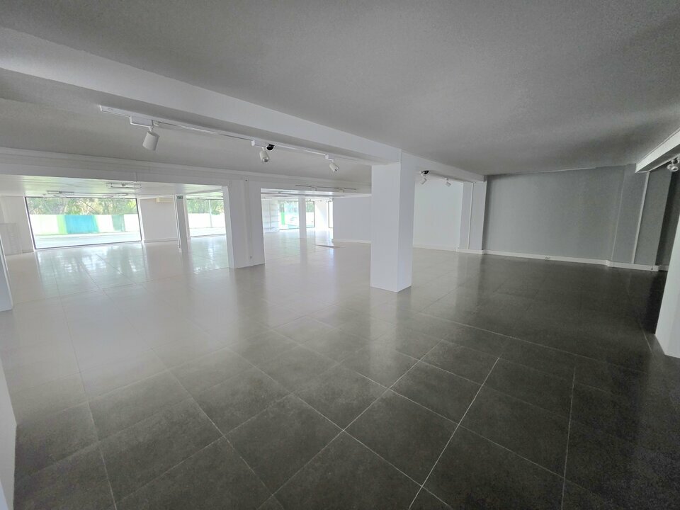 AZUREA COMMERCES   ENTREPRISES LOCATION-LOCAL COMMERCIAL-ANTIBES-06