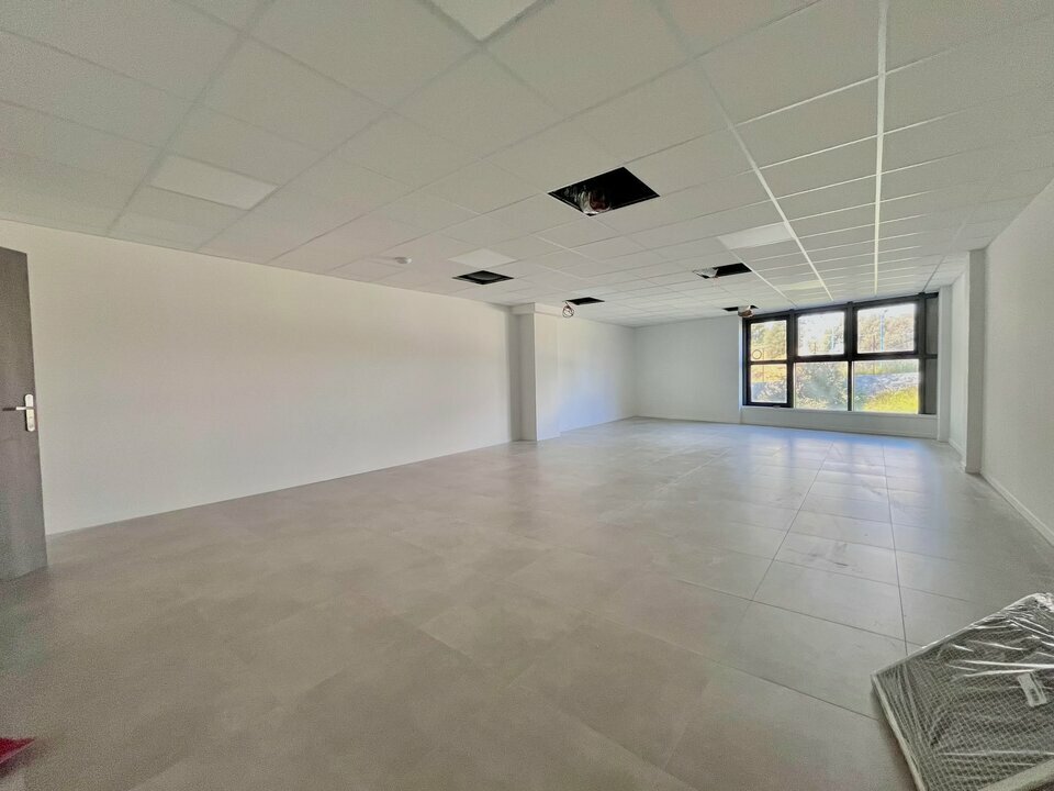 AZUREA COMMERCES   ENTREPRISES LOCATION-BUREAUX-VILLENEUVE_LOUBET-06