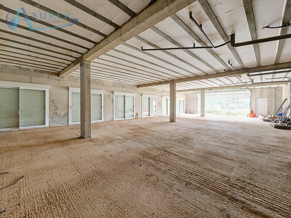 AZUREA COMMERCES   ENTREPRISES LOCATION-ENTREPOT-VIDAUBAN-83