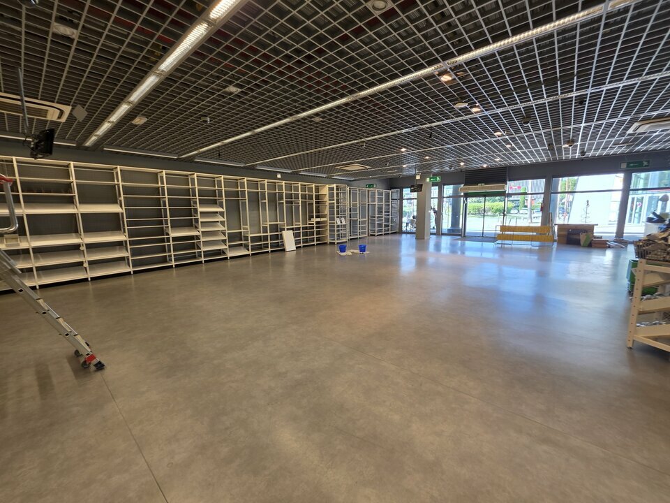 AZUREA COMMERCES   ENTREPRISES LOCATION-LOCAL COMMERCIAL-NICE-06
