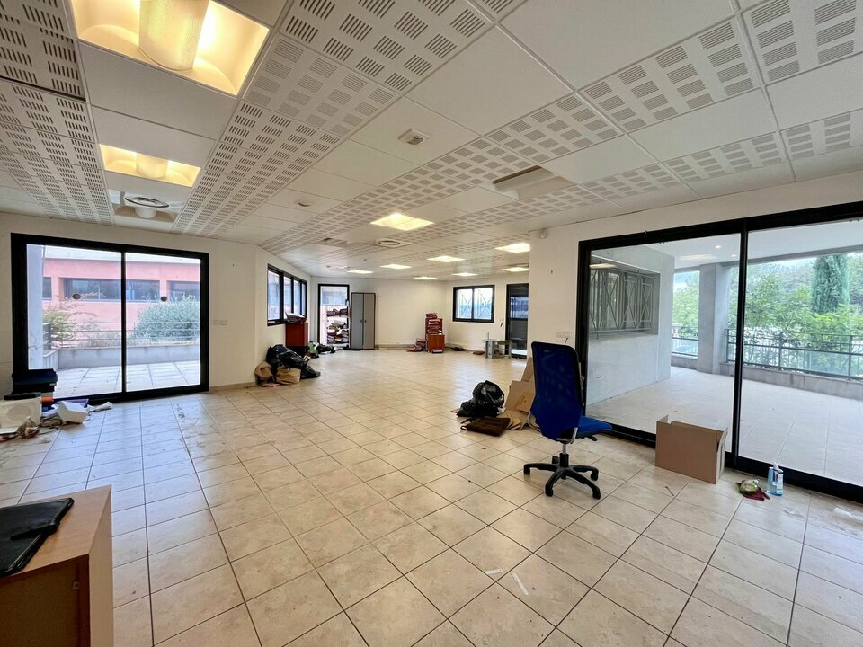 AZUREA COMMERCES   ENTREPRISES LOCATION-BUREAUX-MOUANS_SARTOUX-06