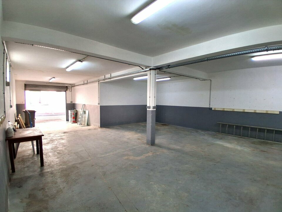 AZUREA COMMERCES   ENTREPRISES LOCATION-ENTREPOT-VALLAURIS-06