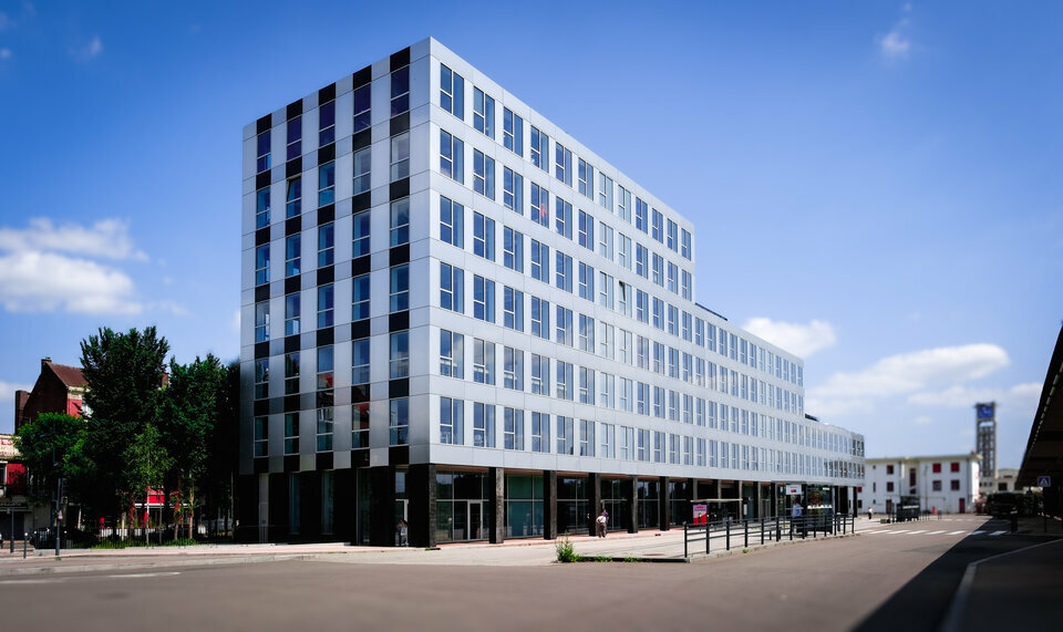 QUADRA TRANSACTION LOCATION-BUREAUX-LENS-62