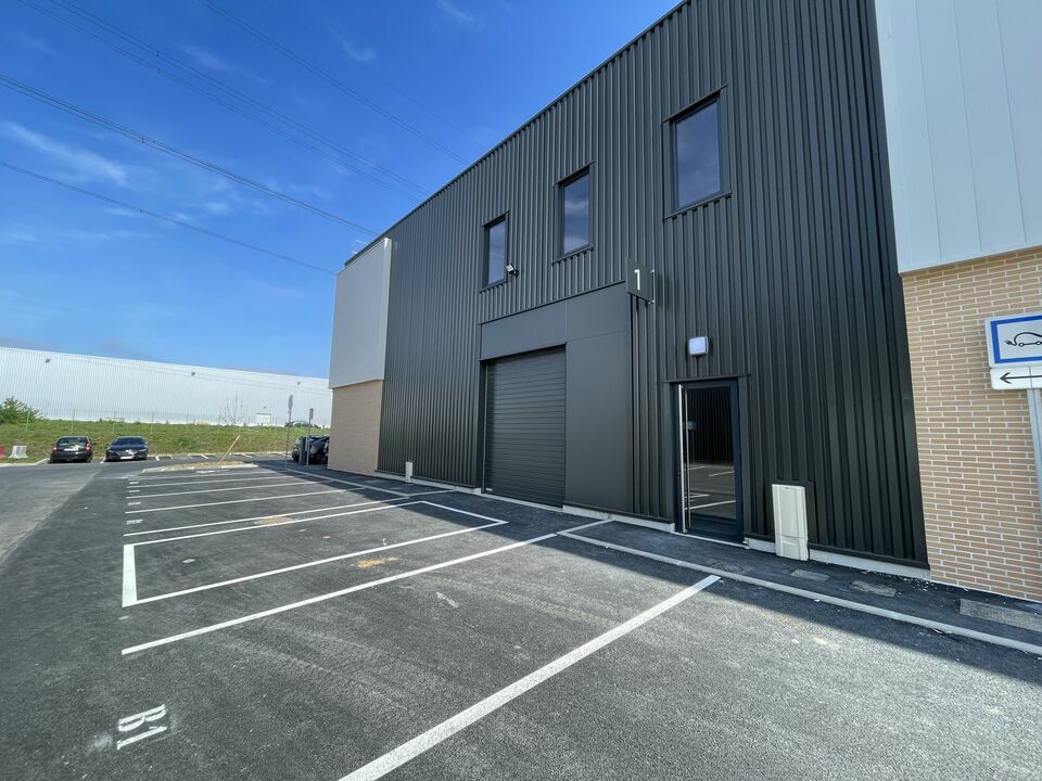 FRANCE LOCAUX VENTE-LOCAL D'ACTIVITE-PERSAN-95