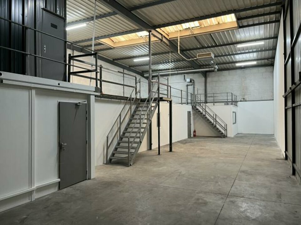 AVISON YOUNG LOCATION-LOCAL D'ACTIVITE-BONDY-93