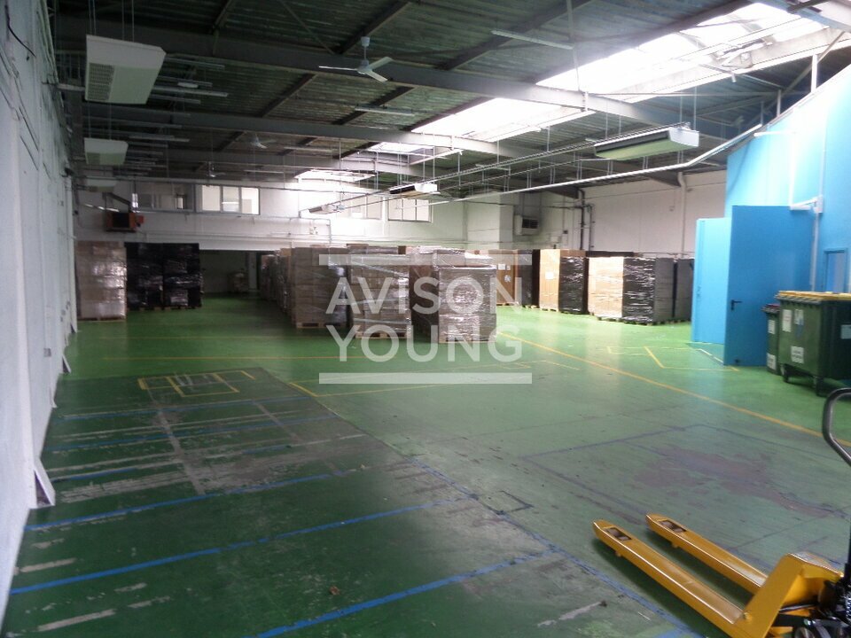 AVISON YOUNG LOCATION-LOCAL D'ACTIVITE-MONTREUIL-93
