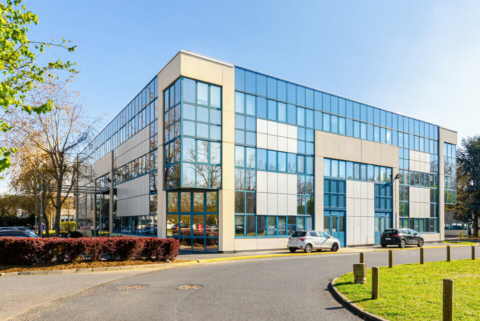 AVISON YOUNG LOCATION-LOCAL D'ACTIVITE-FRESNES-94