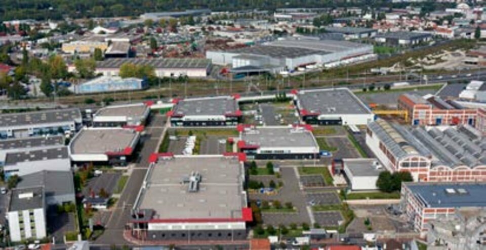 AVISON YOUNG LOCATION-LOCAL D'ACTIVITE-LA_COURNEUVE-93