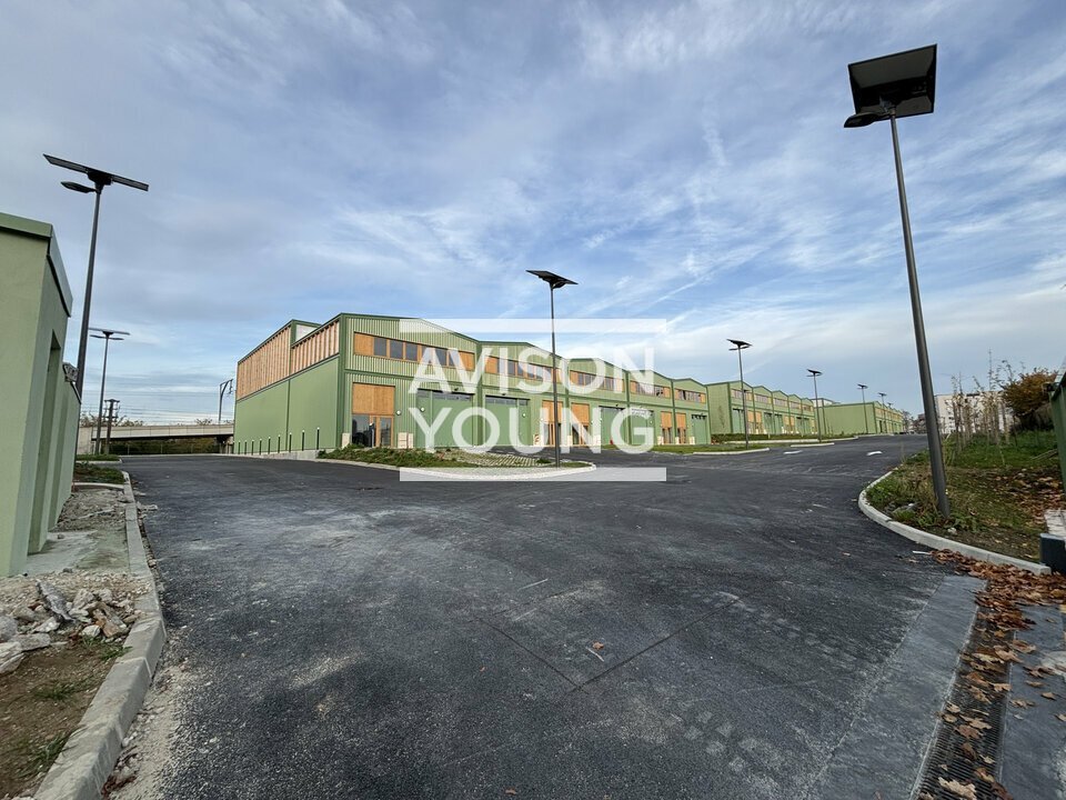 AVISON YOUNG LOCATION-LOCAL D'ACTIVITE-STAINS-93