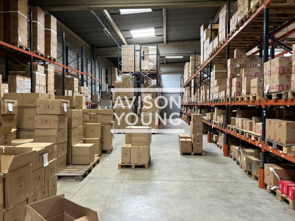 AVISON YOUNG LOCATION-LOCAL D'ACTIVITE-L'HA--LES-ROSES-94