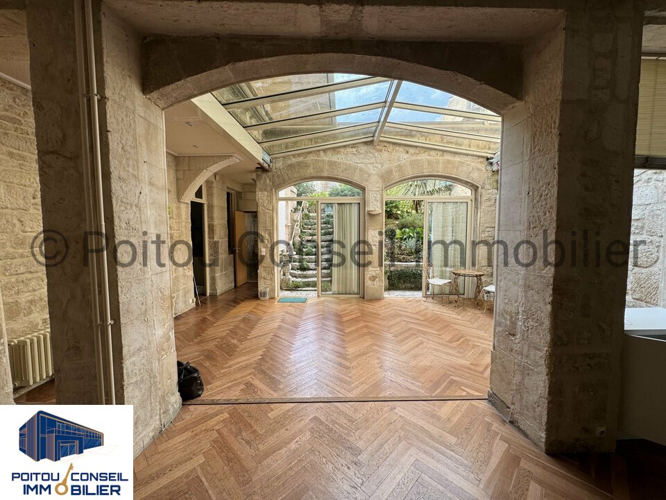 POITOU CONSEIL IMMOBILIER LOCATION-BUREAUX-NIORT-79