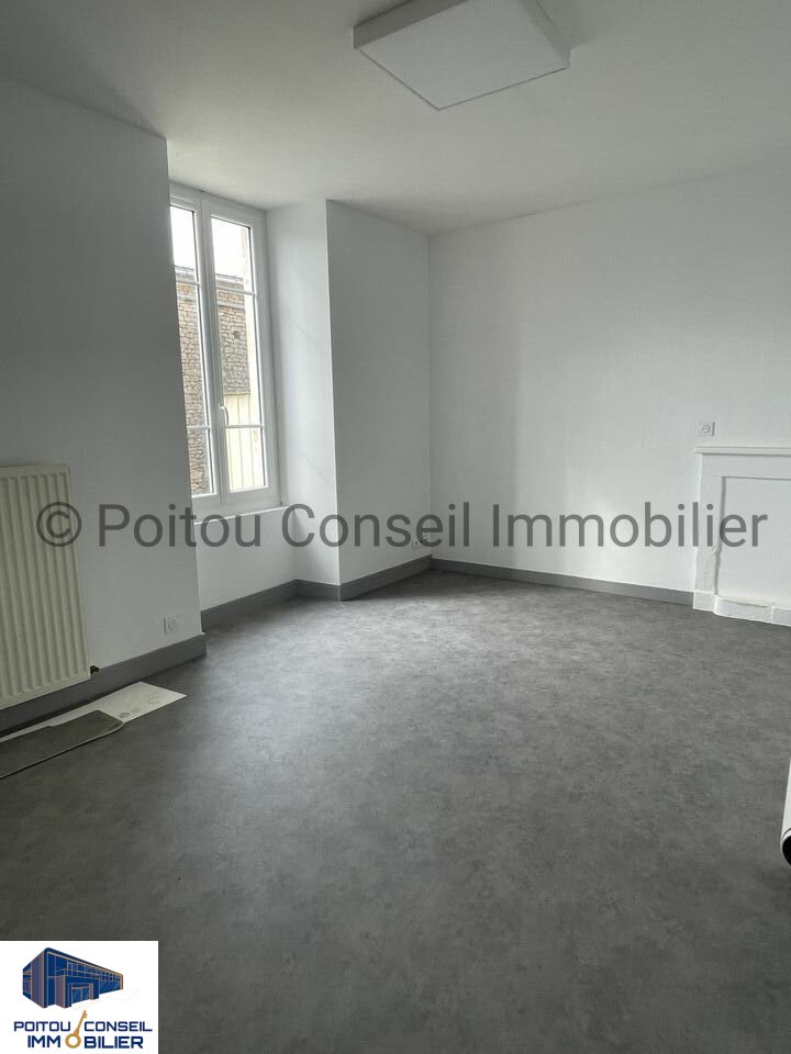 POITOU CONSEIL IMMOBILIER LOCATION-BUREAUX-CHAURAY-79