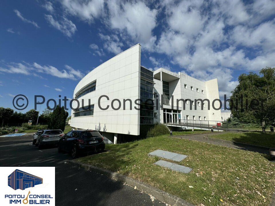 POITOU CONSEIL IMMOBILIER VENTE-BUREAUX-CHAURAY-79