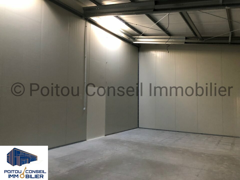 POITOU CONSEIL IMMOBILIER LOCATION-ENTREPOT-FRANCOIS-79