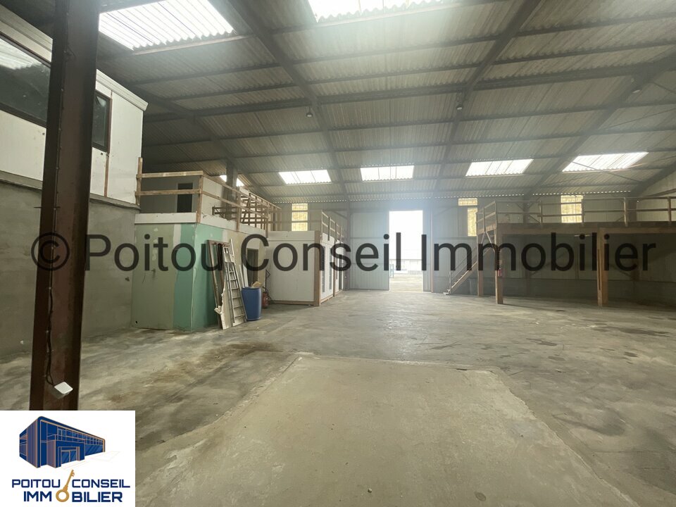 POITOU CONSEIL IMMOBILIER VENTE-ENTREPOT-SAINT-MARTIN-DE-FRAIGNEAU-85