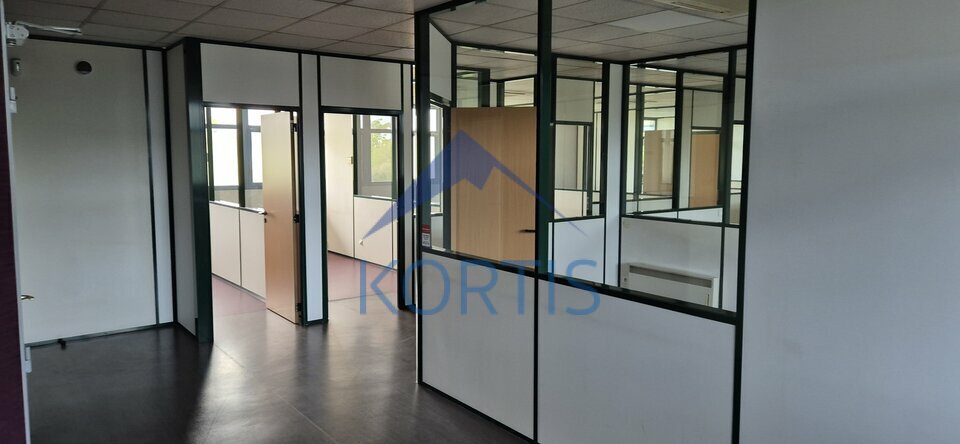 KORTIS LOCATION-BUREAUX-BRON-69