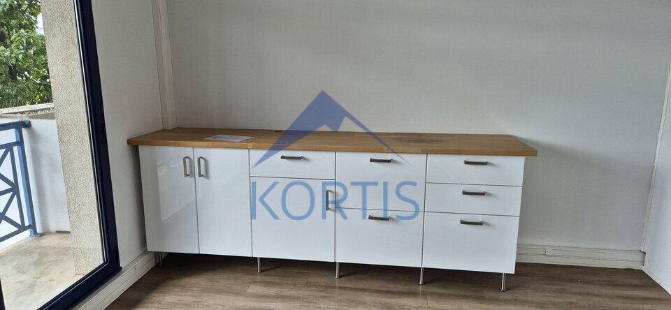 KORTIS LOCATION-BUREAUX-BRON-69