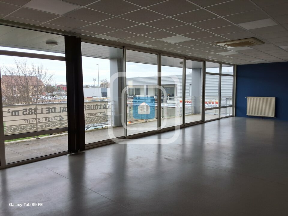 D'ERLON IMMOBILIER LOCATION-BUREAUX-LA_CHAPELLE-SAINT-LUC-10