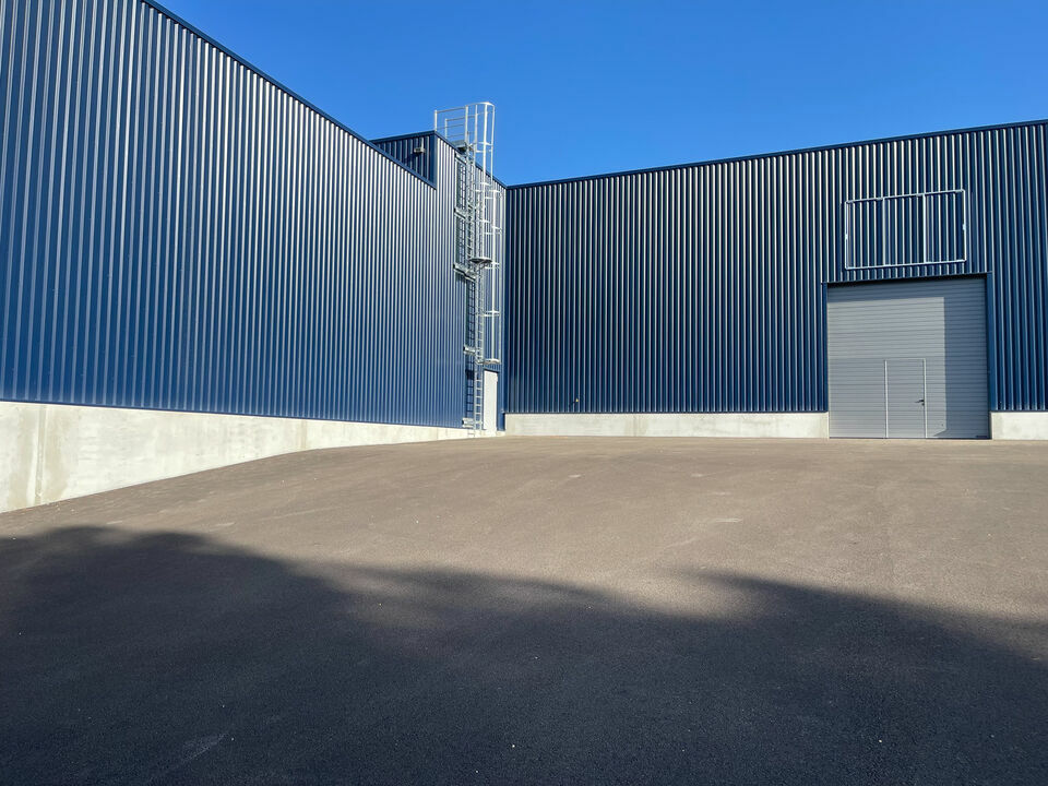 STENEN LOCATION-LOCAL D'ACTIVITE-SIGNES-83