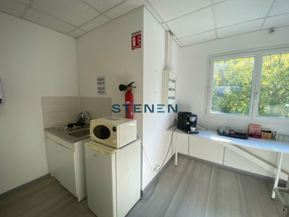 STENEN LOCATION-BUREAUX-SALON_DE_PROVENCE-13
