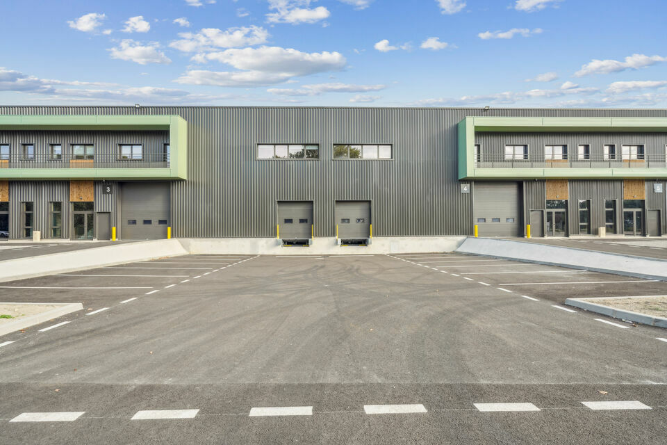 STENEN LOCATION-LOCAL D'ACTIVITE-GRAVESON-13