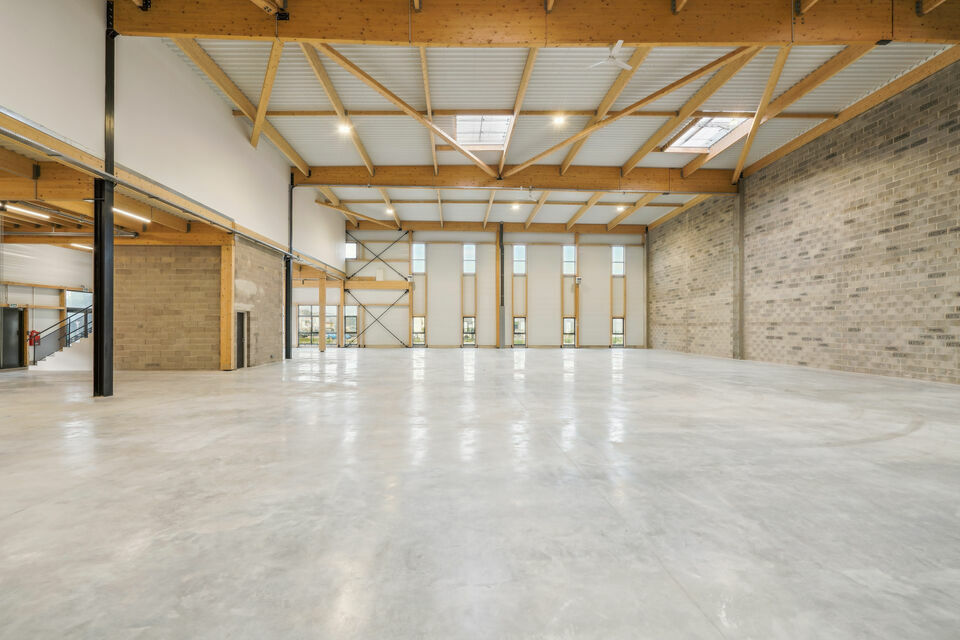 STENEN LOCATION-LOCAL D'ACTIVITE-GRAVESON-13